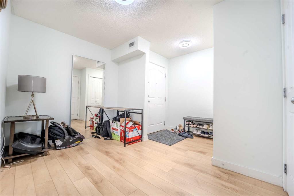 Picture for 201, 7180 80 Avenue NE