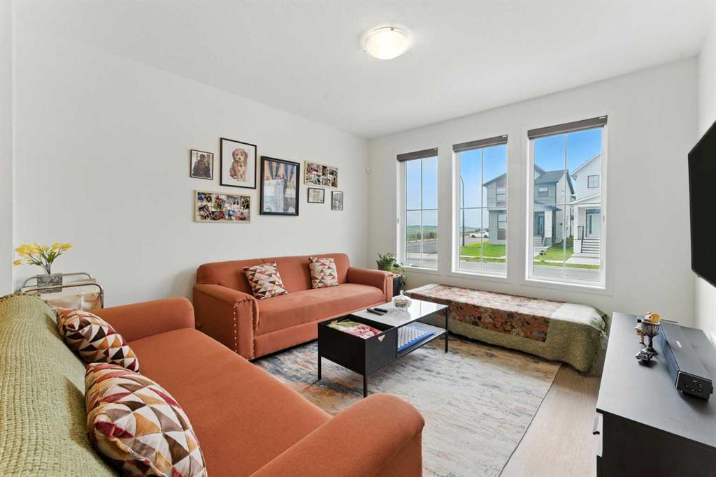 Picture for 564 South Point Place SW