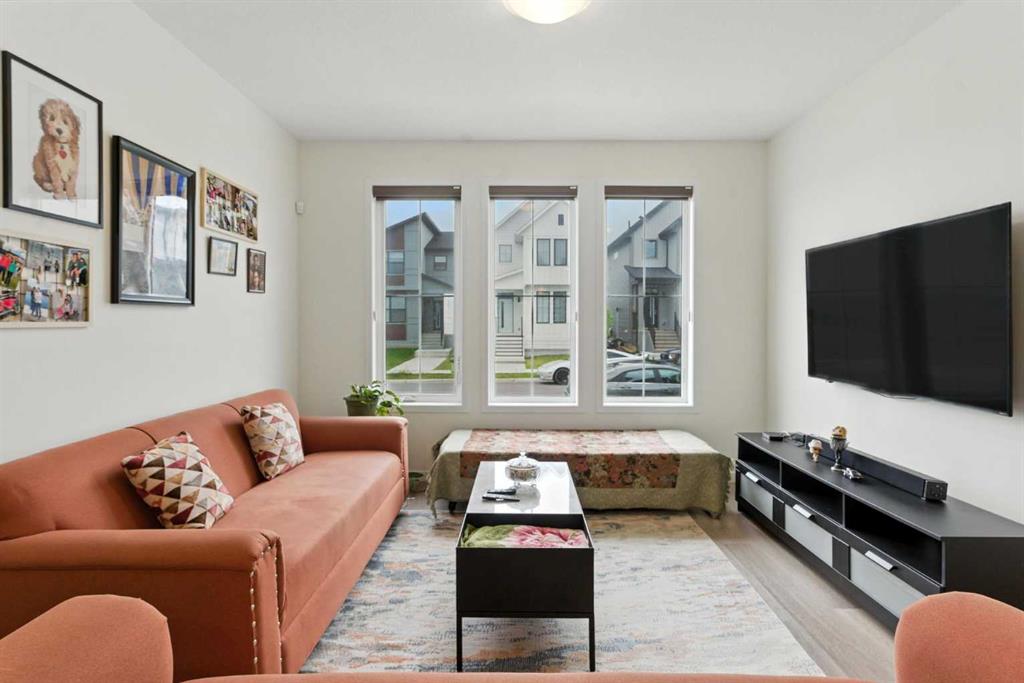 Picture for 564 South Point Place SW