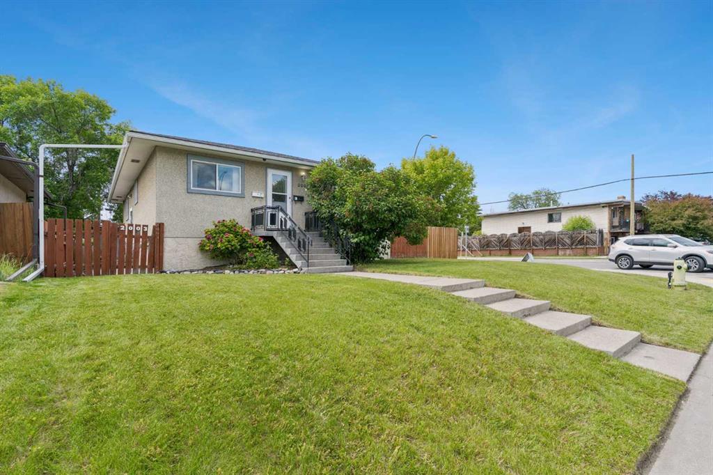 Picture for 2001 46 Street SE