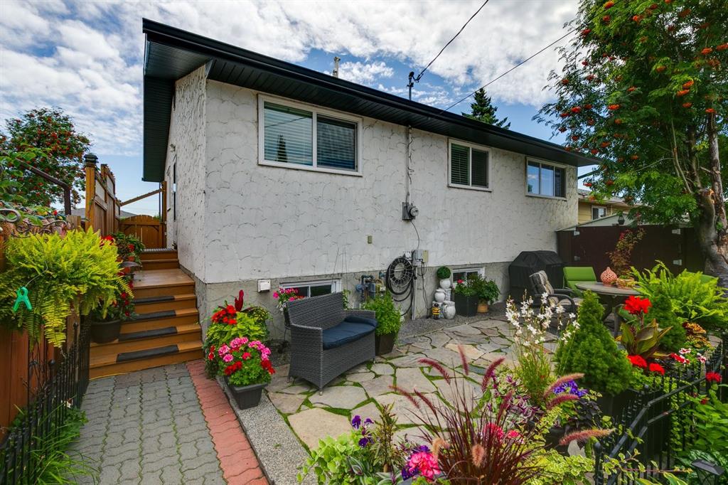 Picture for 299 Doverview Crescent SE