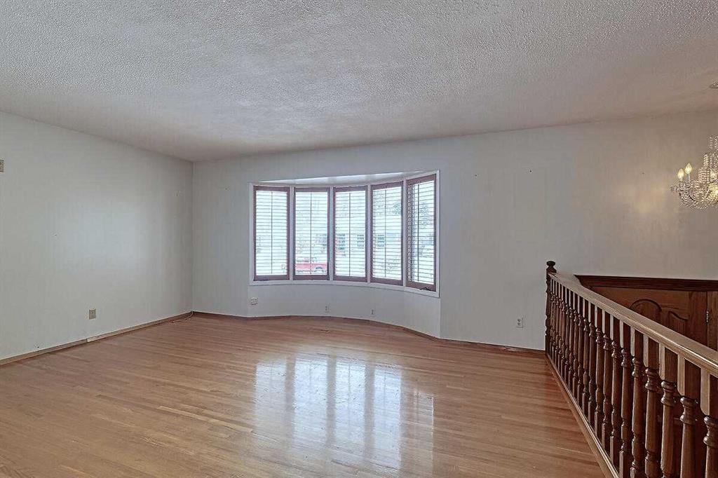 Picture for 444 Woodland Crescent SE