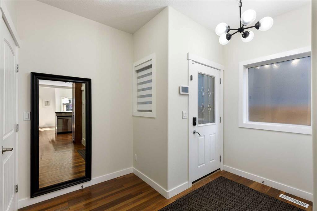 Picture for 2, 808 4 Street NE