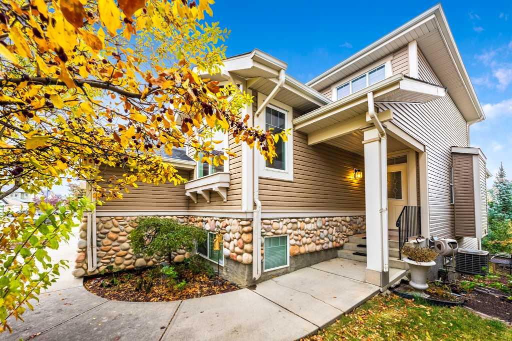 Picture for 40 Cougar Ridge Heights SW