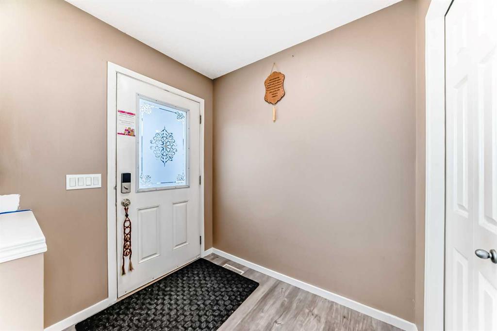 Picture for 32 SADDLEBROOK Place NE