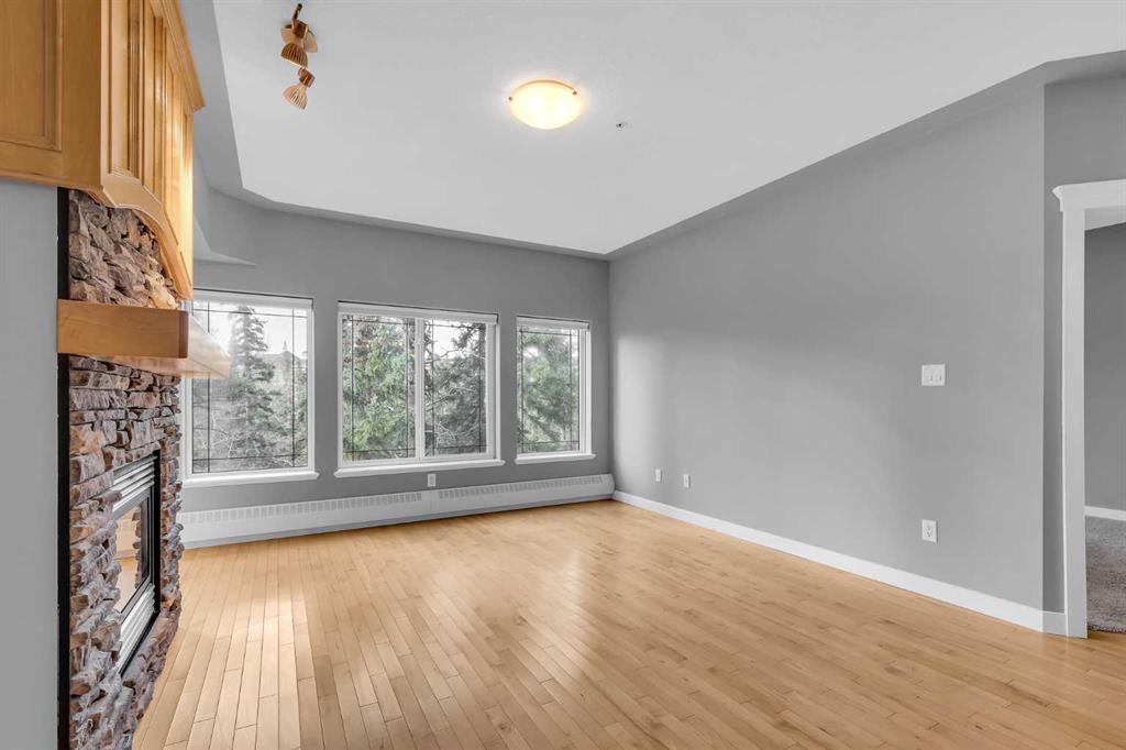 Picture for 427, 20 Discovery Ridge Close SW