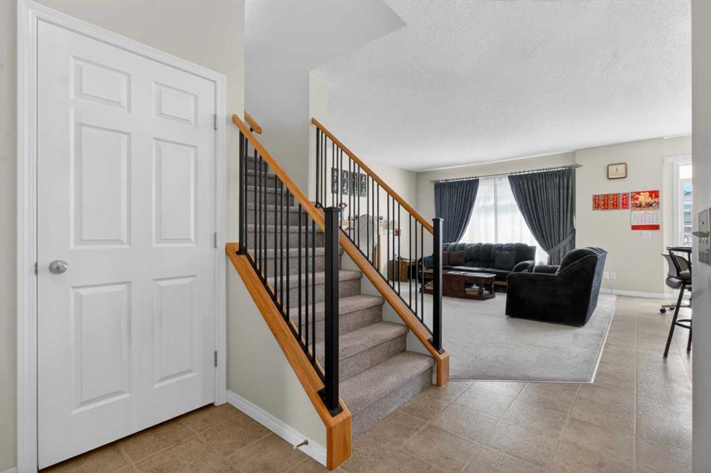 Picture for 156 Saddlecrest Park NE