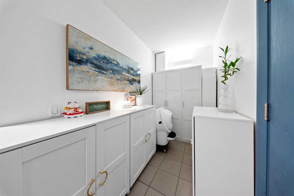 Picture for 1807, 1410 1 Street SE