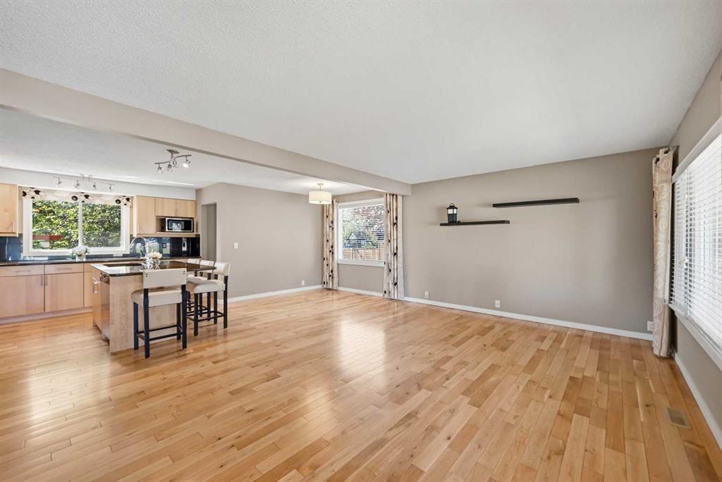 Picture for 156 Templeview Place NE