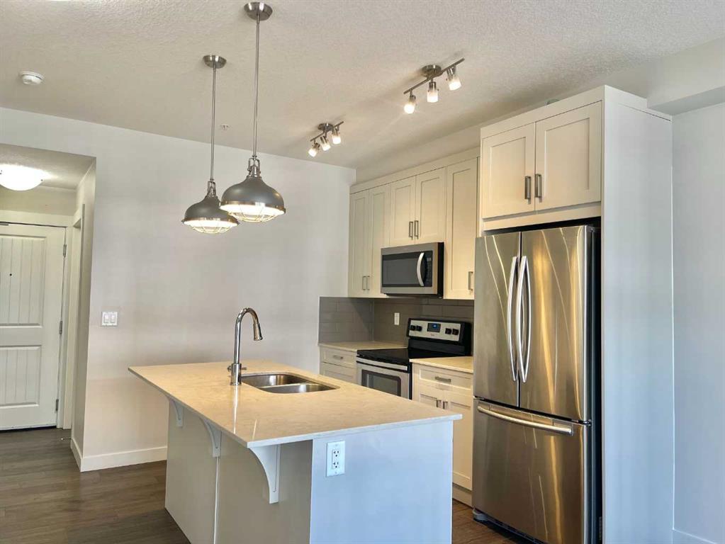 Picture for 302, 100 Auburn Meadows Common SE