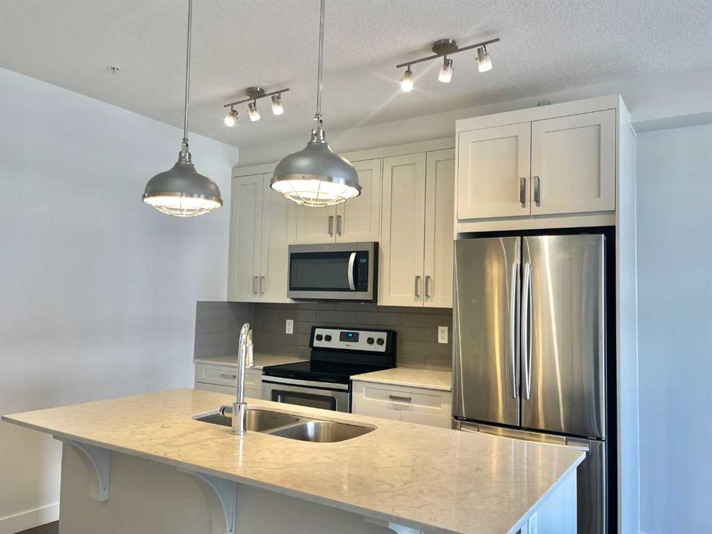 Picture for 302, 100 Auburn Meadows Common SE