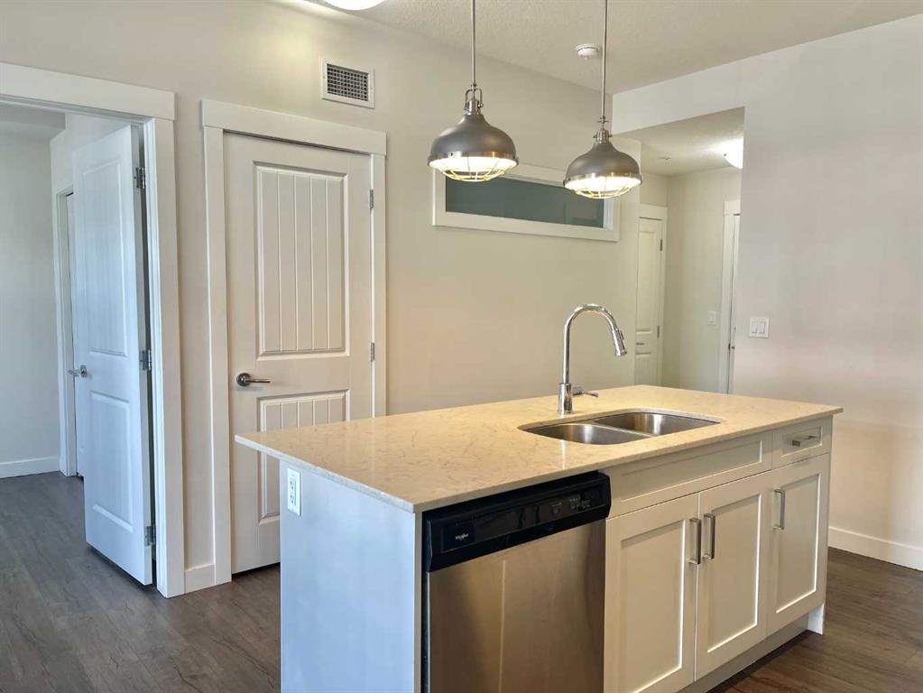 Picture for 302, 100 Auburn Meadows Common SE