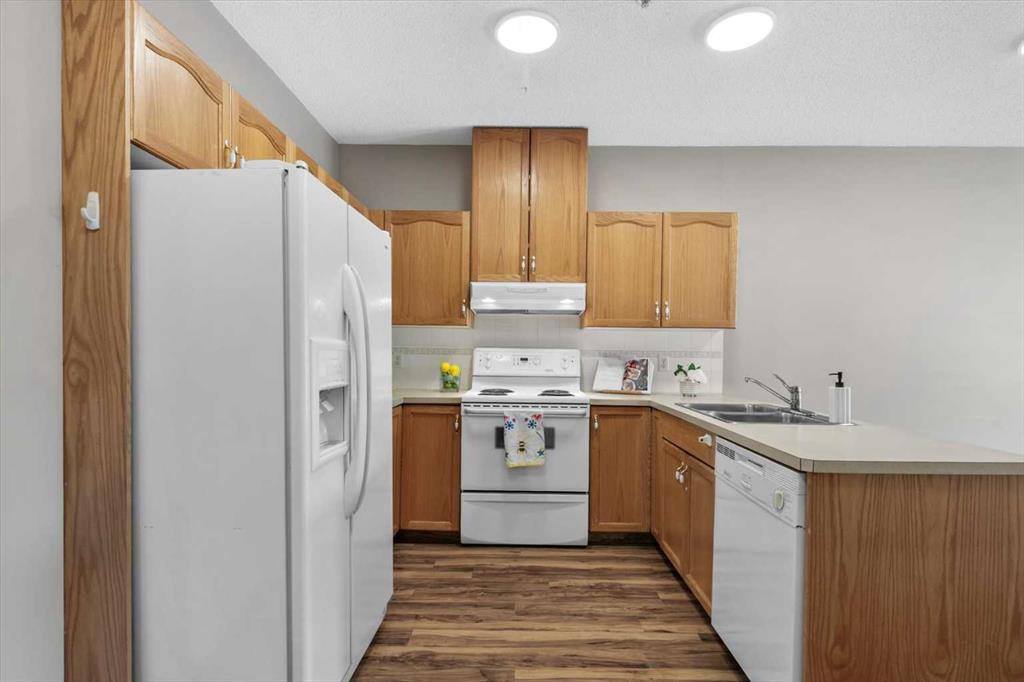 Picture for 105, 1920 14 Avenue NE