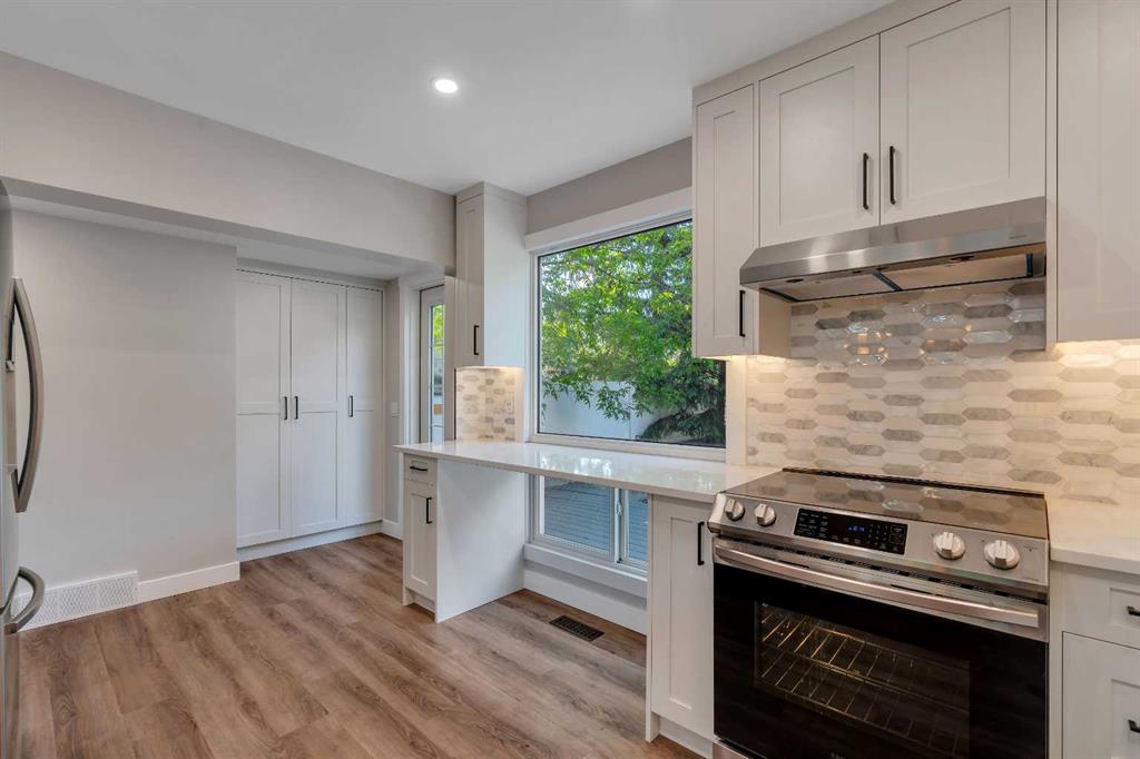 Picture for 370 Brae Glen Crescent SW