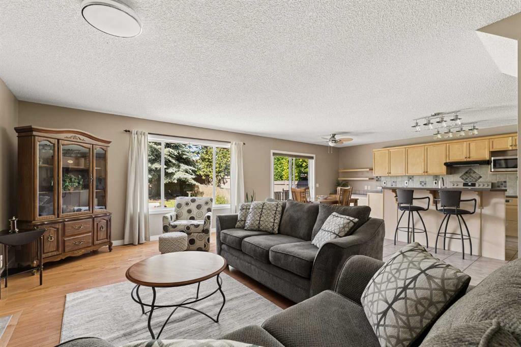Picture for 11 Somerglen Court SW