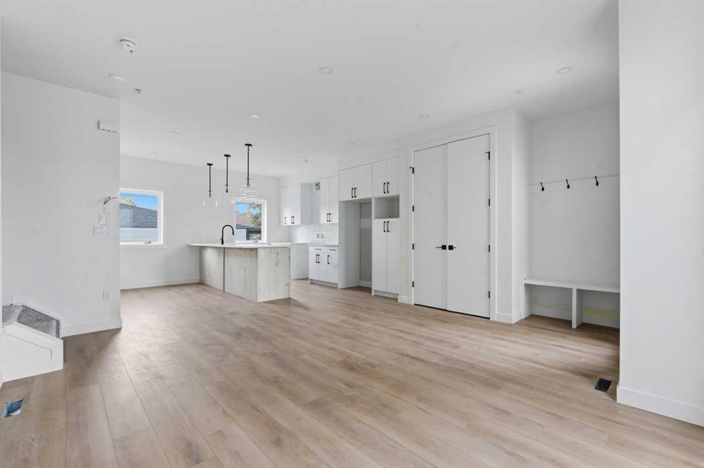 Picture for 203, 212 32 Avenue NE