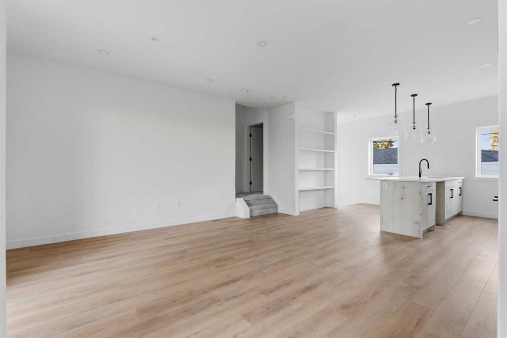 Picture for 203, 212 32 Avenue NE