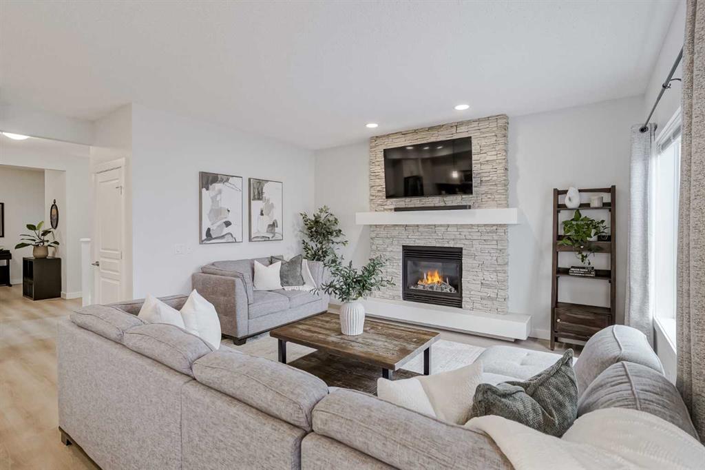 Picture for 68 Copperpond Mews SE