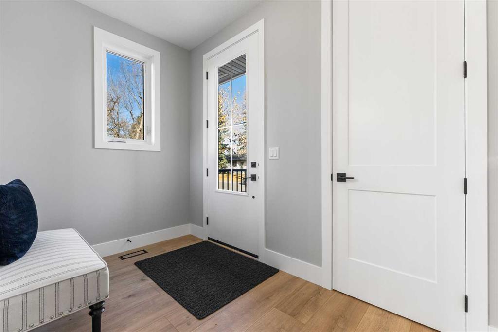 Picture for 100 West Glen Crescent SW