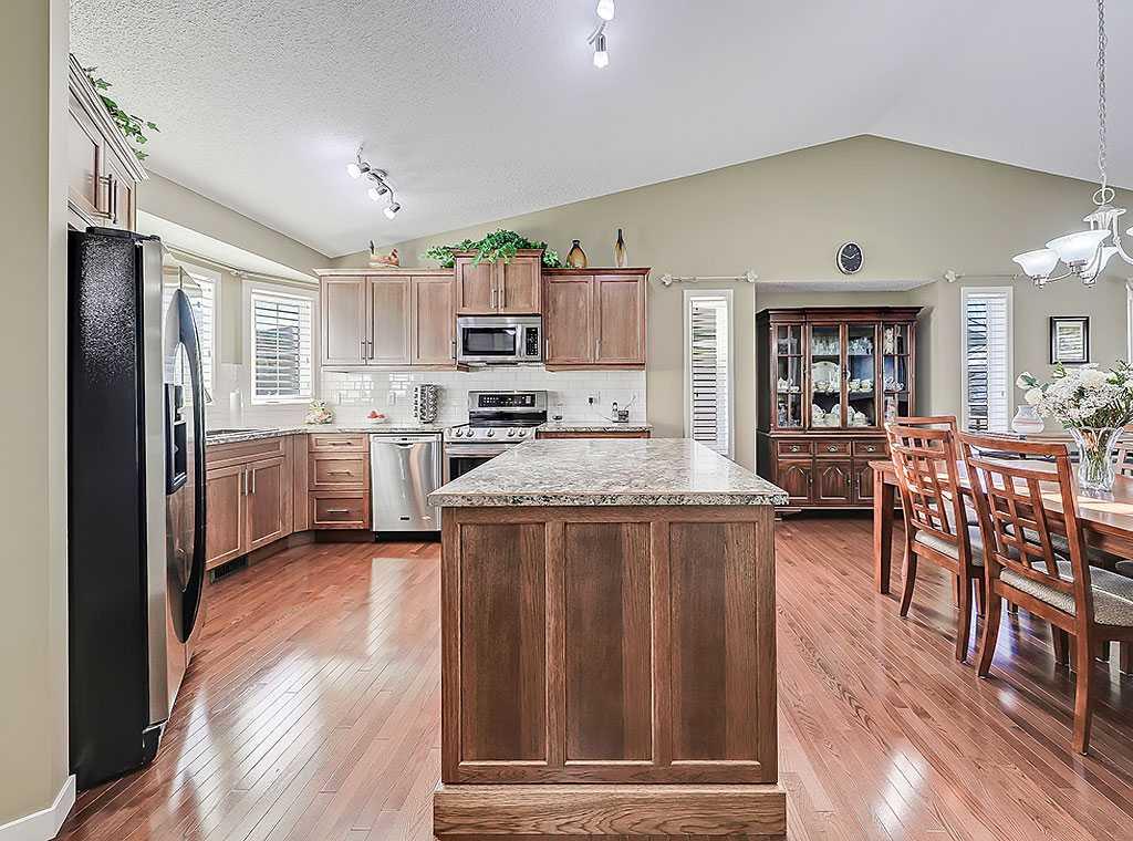 Picture for 421 Riverside Green NW