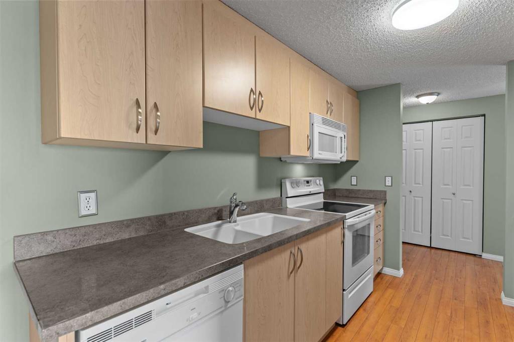 Picture for 207, 280 Banister Drive 