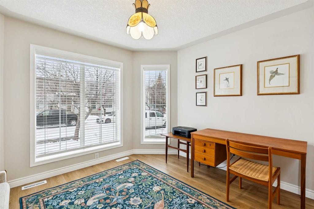 Picture for 45 Prestwick Rise SE