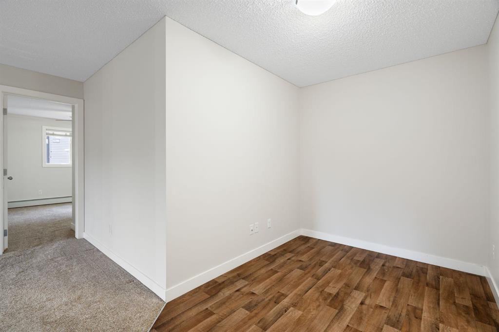 Picture for 4220, 403 Mackenzie Way SW