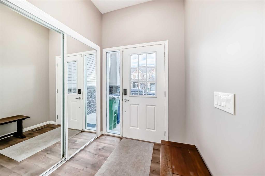 Picture for 82 Hillcrest Square SW