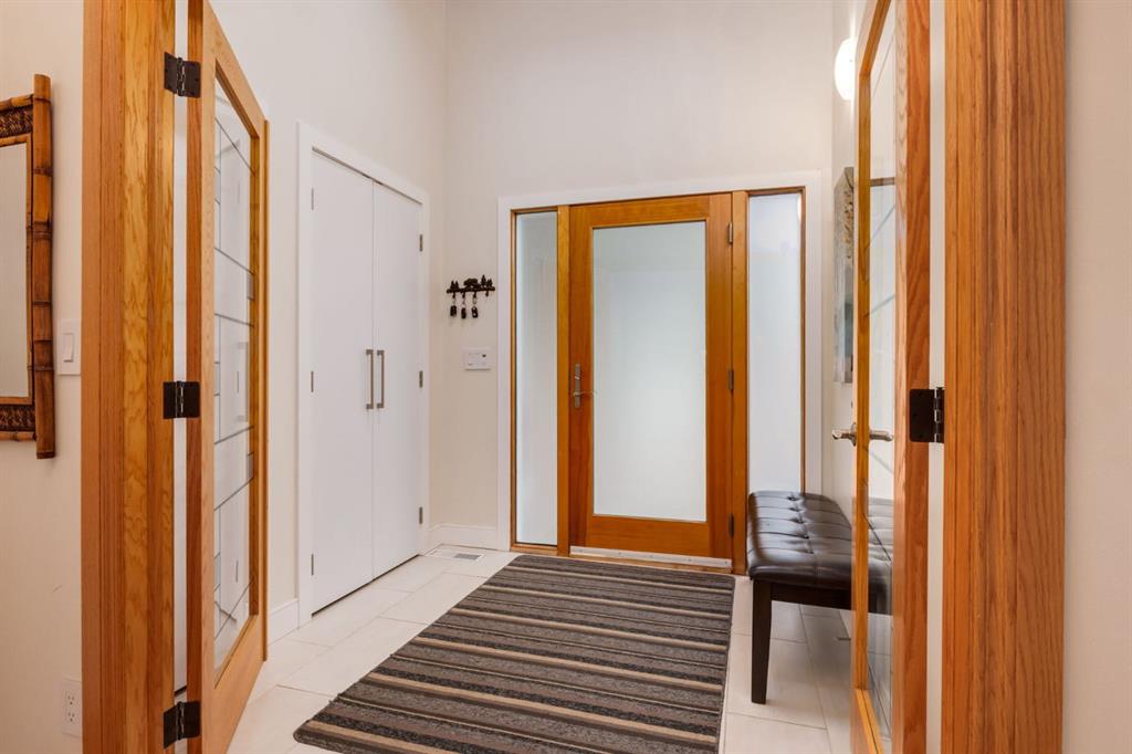 Picture for 16 Silvercreek Place NW