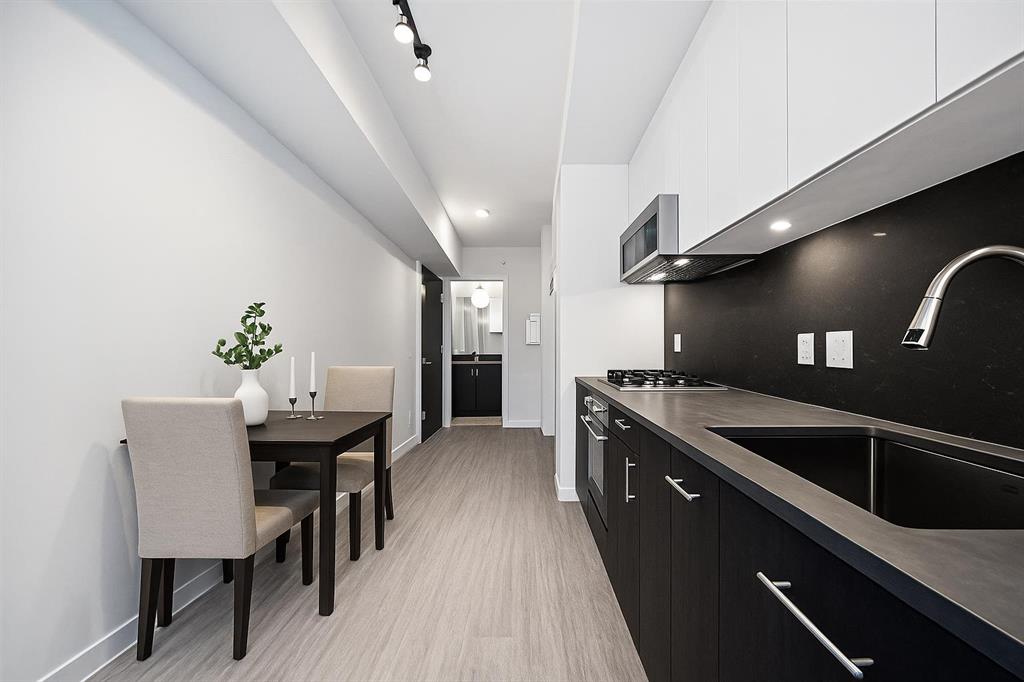 Picture for 704, 730 2 Avenue SW