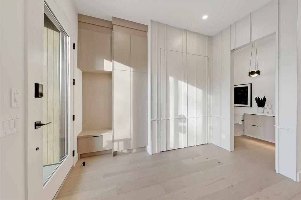 Picture for 2216 35 Street SW