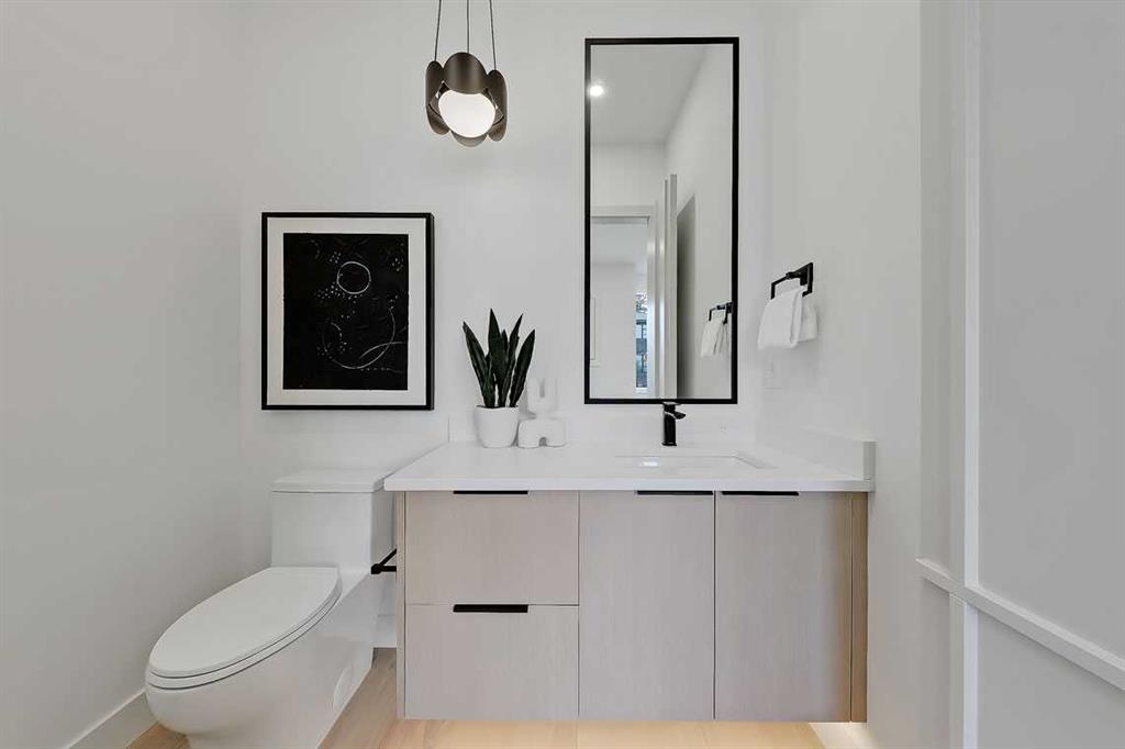 Picture for 2216 35 Street SW