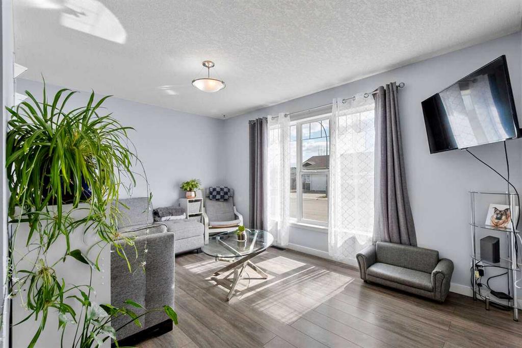 Picture for 1552 Mcalpine Street 