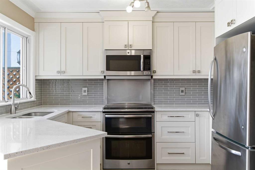 Picture for 613 25 Avenue NE