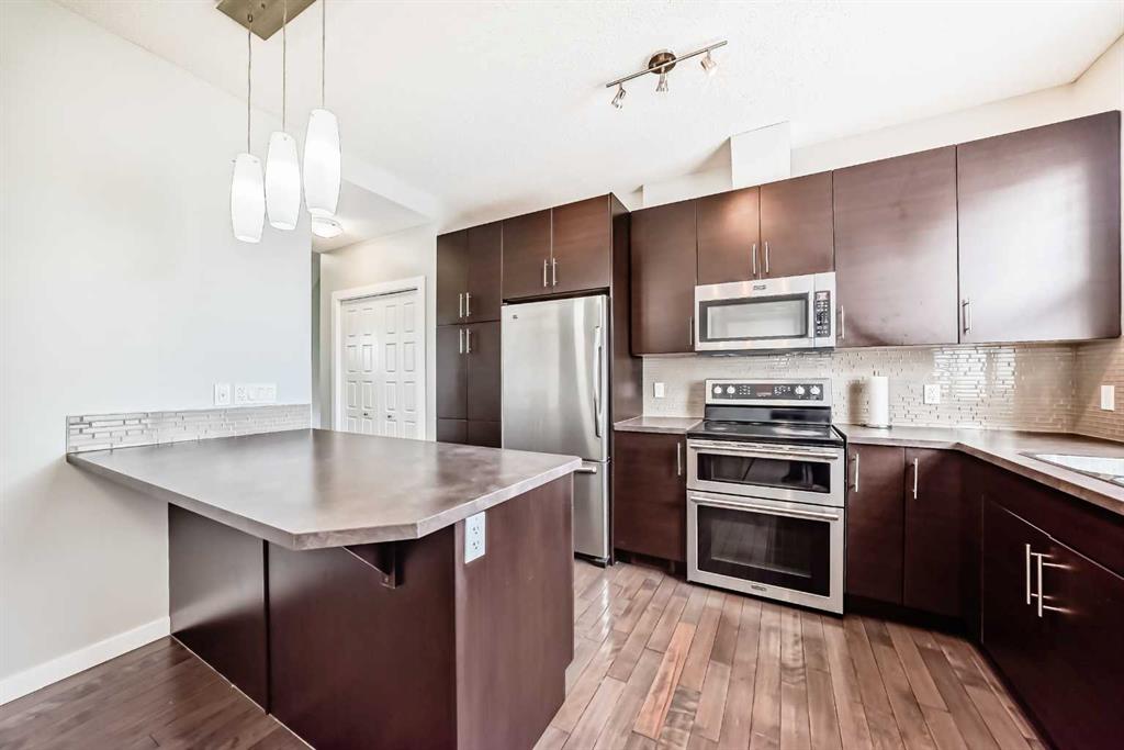 Picture for 112, 130 New Brighton Way SE