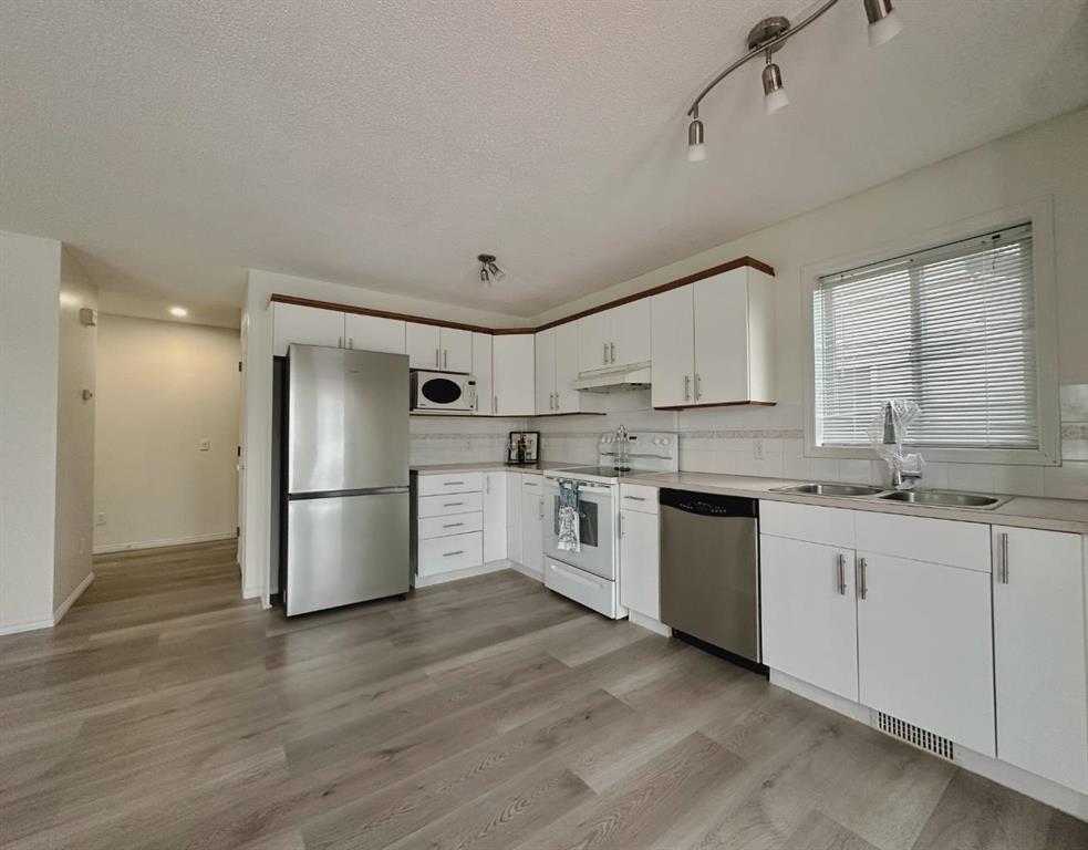 Picture for 139 Bridlewood Circle SW