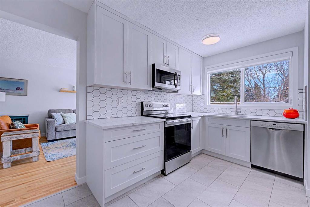 Picture for 7, 2815 Palliser Drive SW