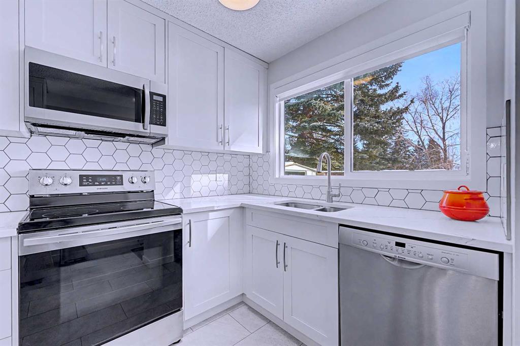 Picture for 7, 2815 Palliser Drive SW