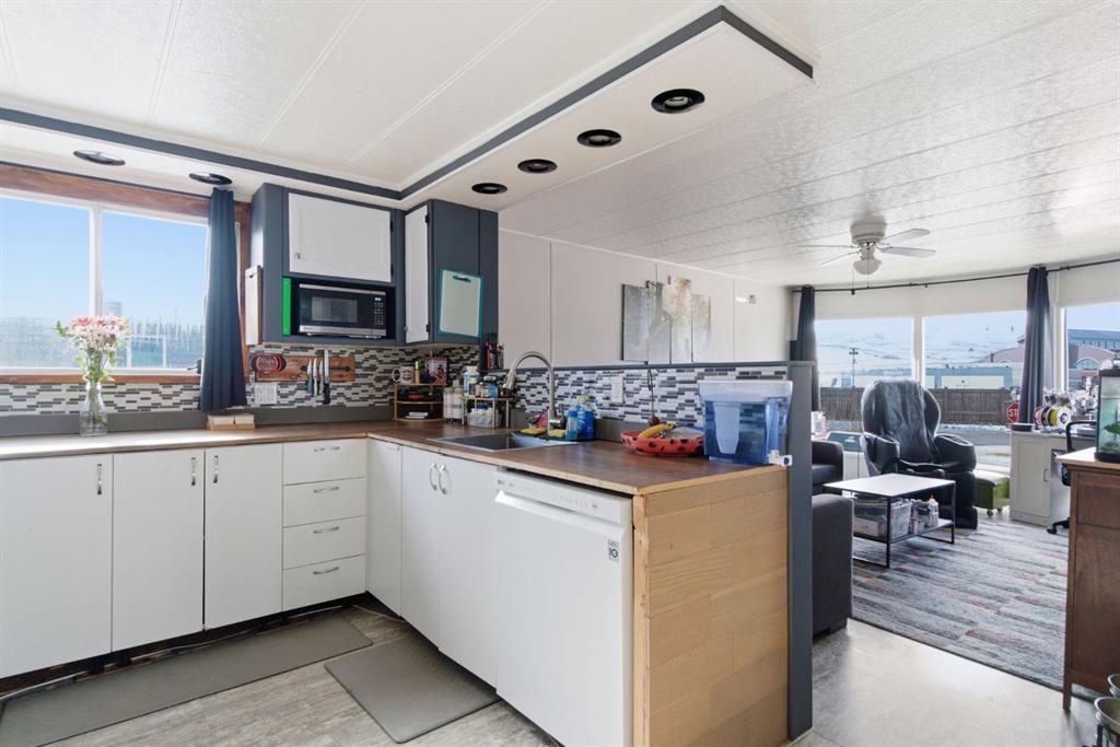 Picture for 124, 3223 83 Street NW