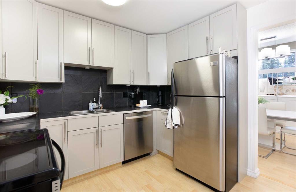 Picture for 354 Brae Glen Road SW