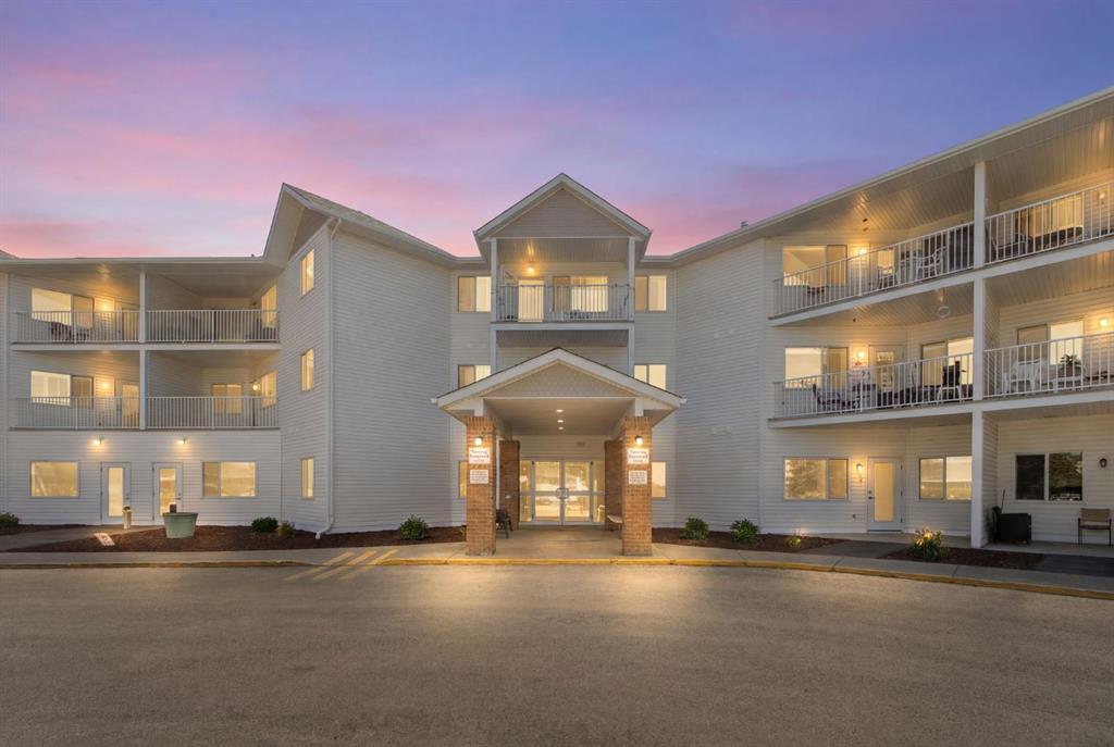 Picture for 210, 3 Parklane Way 