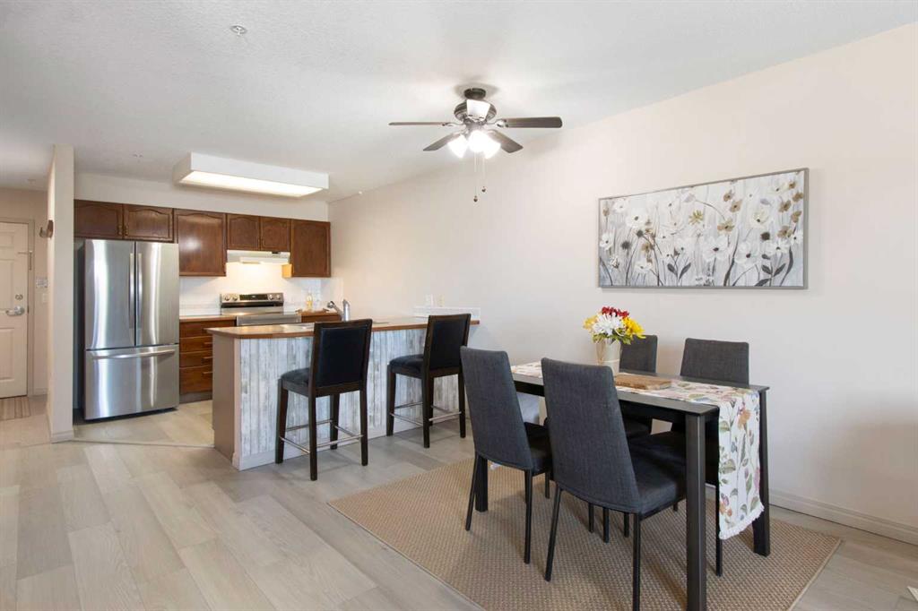 Picture for 210, 3 Parklane Way 
