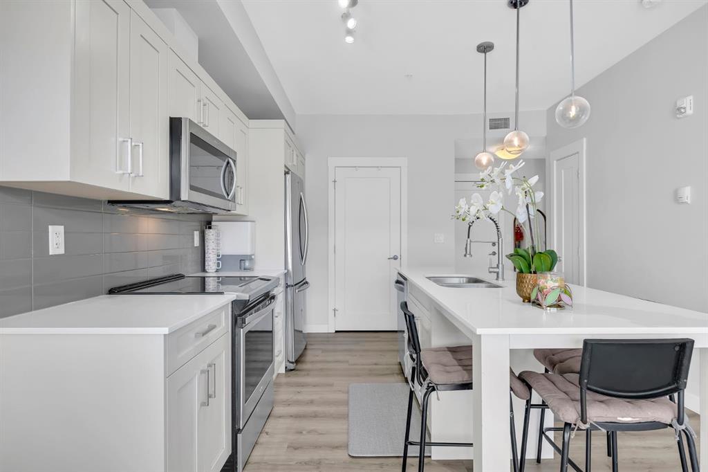 Picture for 305, 35 Walgrove  SE