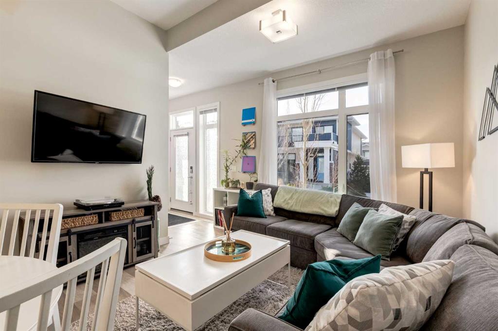 Picture for 212 Crestbrook Common SW