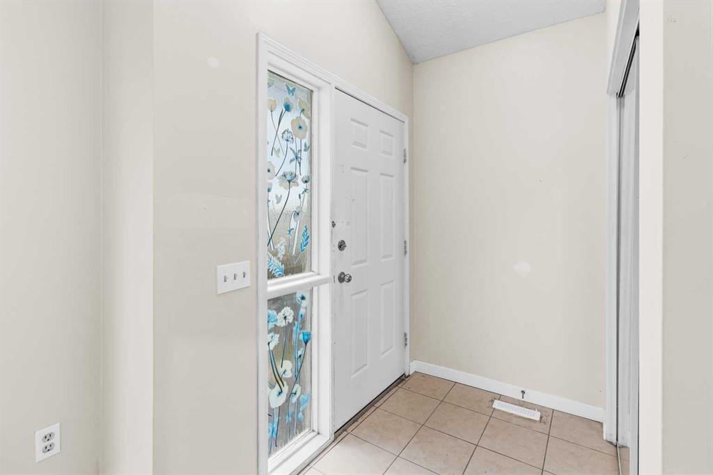 Picture for 37 Martingrove Way NE