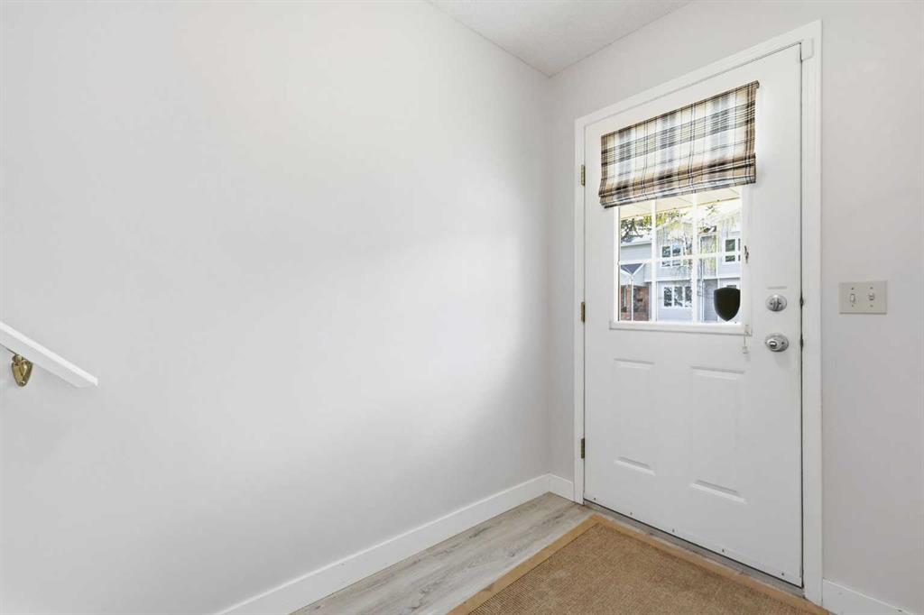 Picture for 12, 3910 19 Avenue SW
