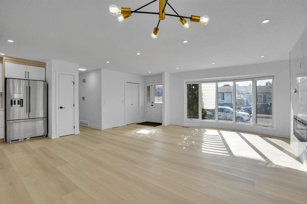 Picture for 20 Templehill Crescent NE