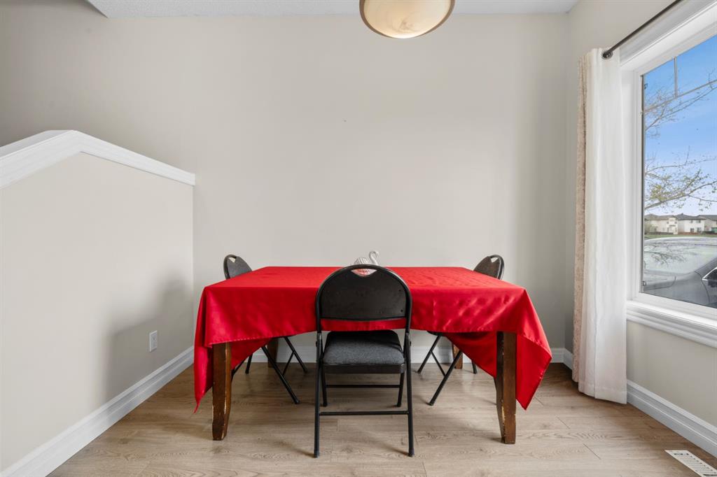 Picture for 27 Bridleridge View SW
