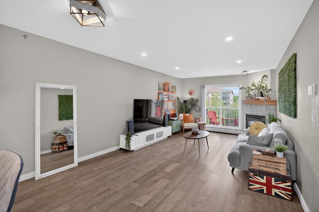 Picture for 305, 1415 17 Street SE
