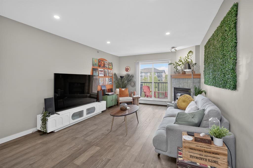 Picture for 305, 1415 17 Street SE